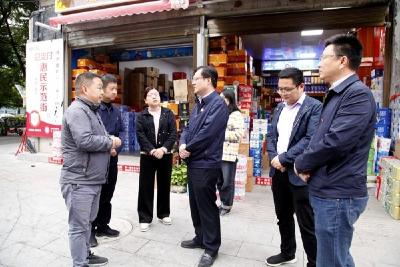 区领导到车站社区调研
