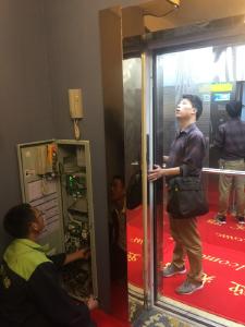 区市场监管局开展“迎国庆 保军运”特种设备安全专项检查
