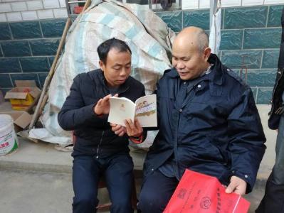 扶贫像当兵一样拼———孝南区城市管理执法局扶贫工作队员刘华兵