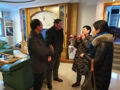 节前关怀老干部，走访慰问暖人心
