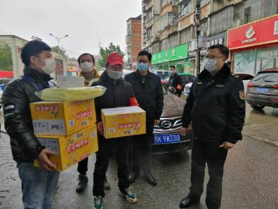 区城管执法局党组慰问一线抗疫人员