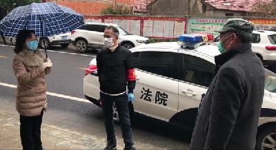 上阵父子兵  抗疫献真情