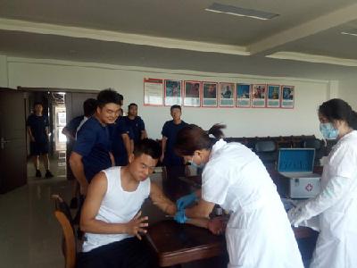 孝南区血防所为抗洪抢险消防指战员筛查血吸虫病