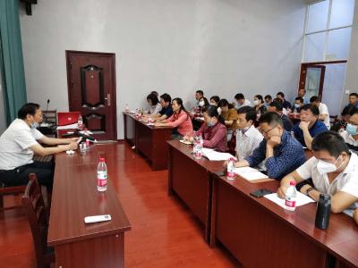 深入社区讲党课，共驻共建促发展