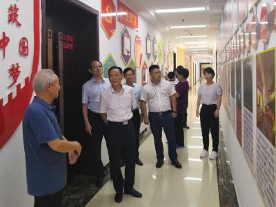 西河镇外出考察招商引资企业