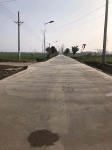 区卫健局驻村工作队帮助陡岗镇胜利村重建通村公路造福村民