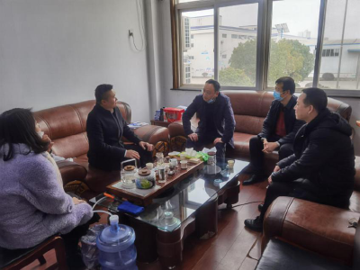 区商务局慰问春节期间留守孝南企业家