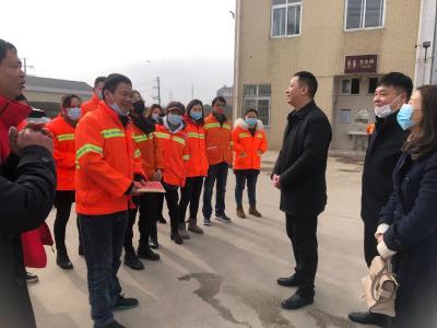 新华街道走访慰问一线工作人员