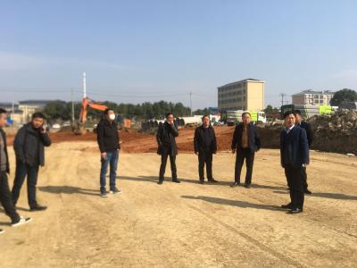 督办学校建设 助力顺利开学