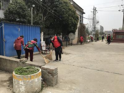 卧龙乡开展清洁家园行动