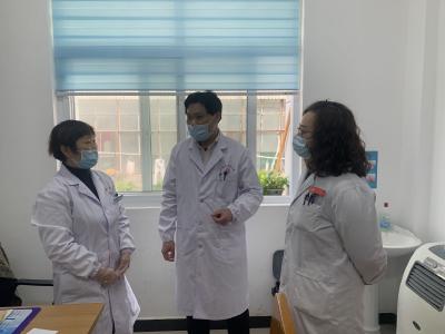 专家下基层 帮扶暖人心