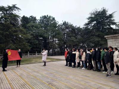 铭记先烈   牢记使命——三汊镇政府开展庆“三八”节活动