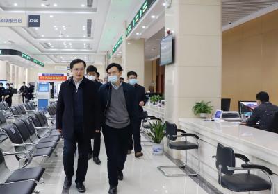 区领导调研督导营商环境工作