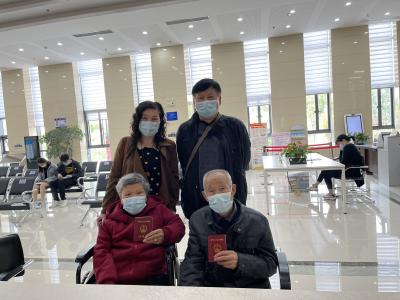孝南区民政局婚姻登记处:为钻石婚老人留下珍贵回忆 