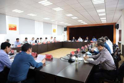 区委理论学习中心组暨贯彻落实省委省政府、市委市政府重要决策部署专题研讨会召开