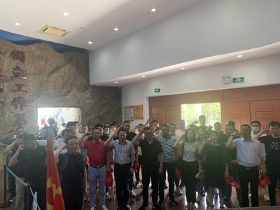 走进红色圣地 感悟红色精神