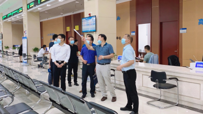省委依法治省办调研组到区便民服务中心调研 