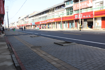 道路改造焕新颜 铺就幸福民生路