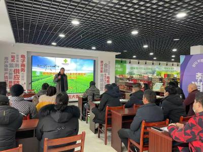 区供销社农用植保无人机操控培训班开班