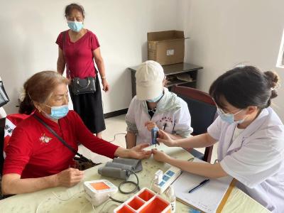 孝南：健康讲座普知识 志愿服务暖民心