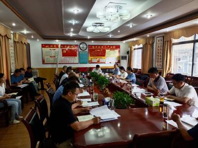区七届人大常委会第六次主任会议召开