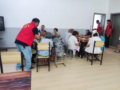 孝南：幸福食堂说丰年 欢声笑语话幸福 
