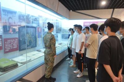 孝南区人武部组织应征青年开展国防教育