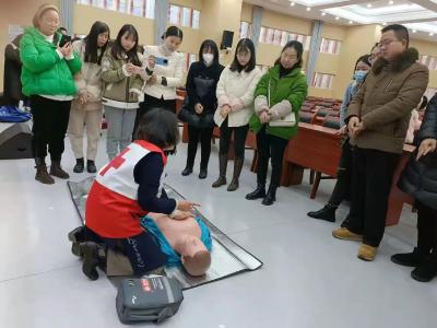 掌握急救技能，护佑校园安全——孝南区红十字应急救护员培训走进黄香路小学
