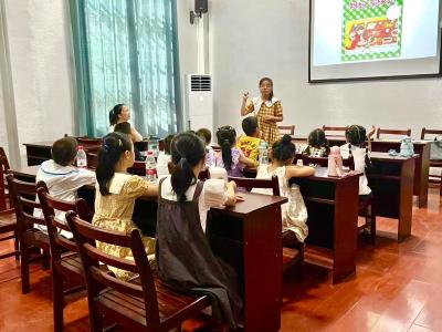 万福社区四期精彩纷呈的暑期夏令营活动结营啦！