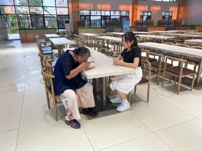 爱心助老 帮助失智老人回家