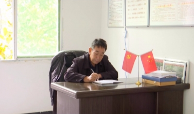 吕文清：扶贫路上的“老黄牛”