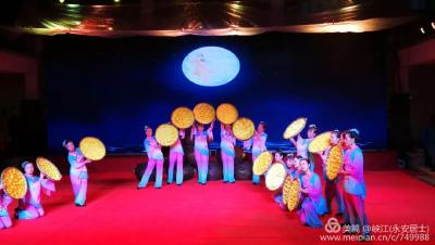 温泉街道办事处《守月华》参加董继宁美术馆举办的“月是故乡圆”中秋晚会
