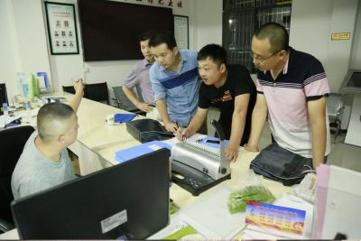 咸安开展明察暗访 擦亮扶贫工作队“名片”           