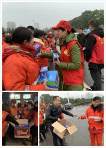 城市美容师，您们辛苦了 ——金诚沃尔玛党支部开展腊八节创文关爱活动