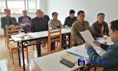 向阳湖奶牛场关阳社区开展脱贫攻坚专题支部主题党日活动