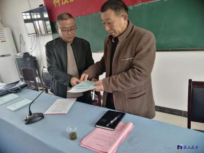 咸安区组织科技扶贫“春季攻势”农业技术培训班
