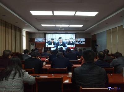 咸安区收听收看全国工程建设项目审批制度改革工作电视电话会