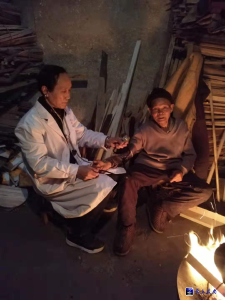老村医：“活到老，学到老，干到老”