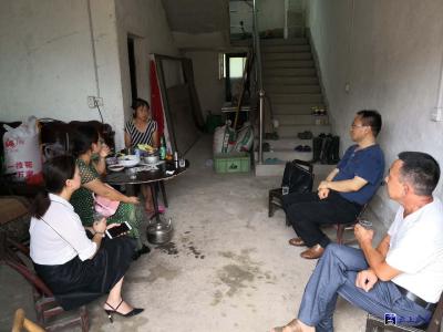 区文化和旅游局为贫困户排忧解难