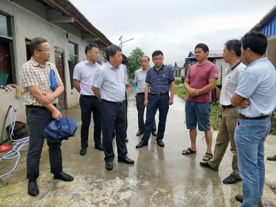 李文波调研交通安全、扶贫、防汛工作