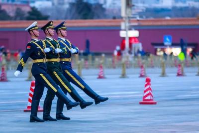 今天，致敬中国军人！