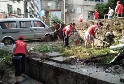 温办：烈日下的志愿者 创文活动不间断