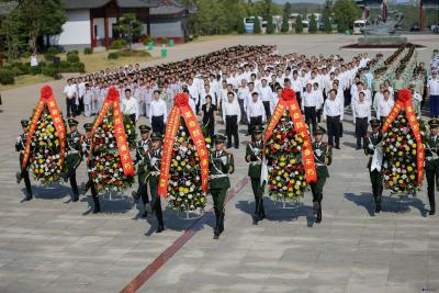  市区两级在鄂南烈士纪念园举行公祭活动