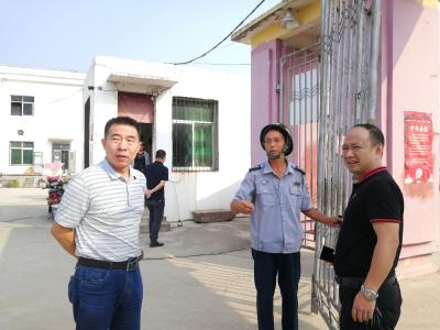 桂花镇：深入何功伟中学检查校园安全工作