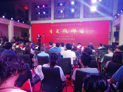 咸安：《月是故乡圆》中秋晚会唱响长寿山村 