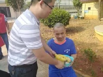 树敬老之风，促社会文明！黄畈社区妇联送来了温暖…