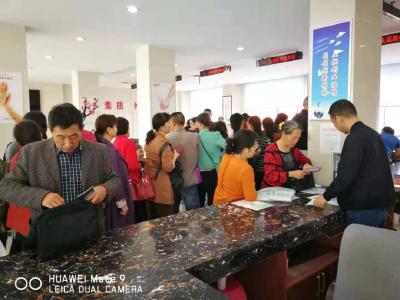 汀泗人社中心电子社保卡签领工作全面推动