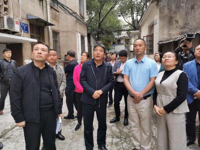 李文波调研督办老旧小区改造情况