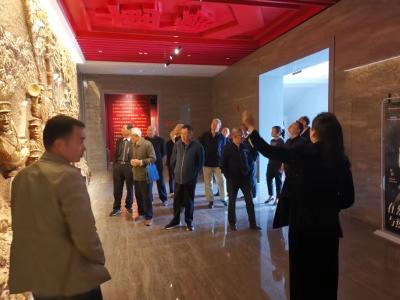 桂花镇组织退休党员干部开展“不忘初心·牢记使命”主题教育活动