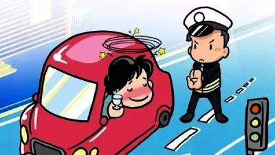 咸安一男子驾车酿事故 体内酒精数值超标4倍